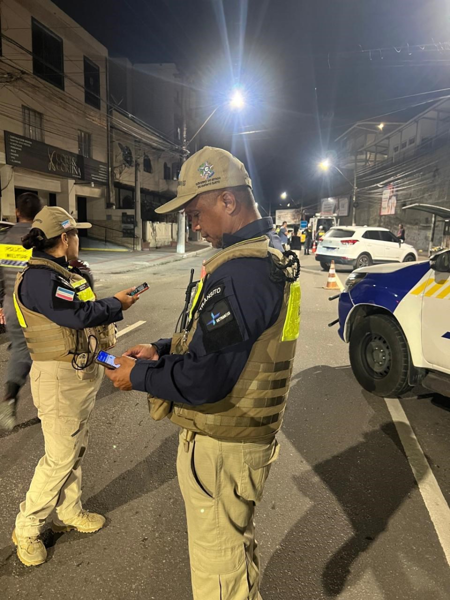 Detran|ES e BPTran realizam blitz integrada e autuam 39 motoristas por recusa ao bafômetro em Vila Velha
