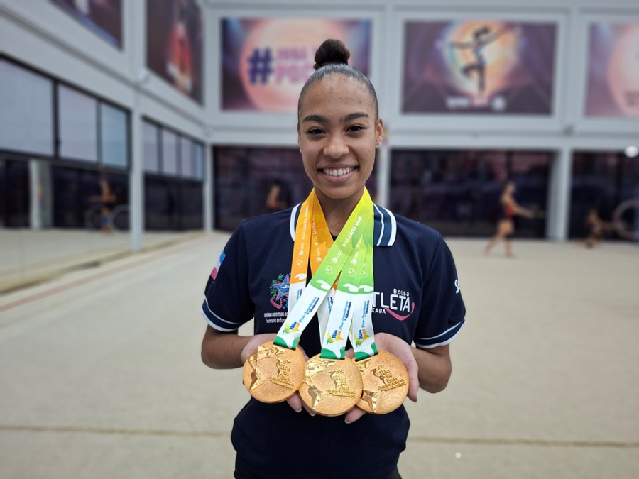 Capixaba Geovanna Santos disputa Copa do Mundo de ginástica rítmica na China